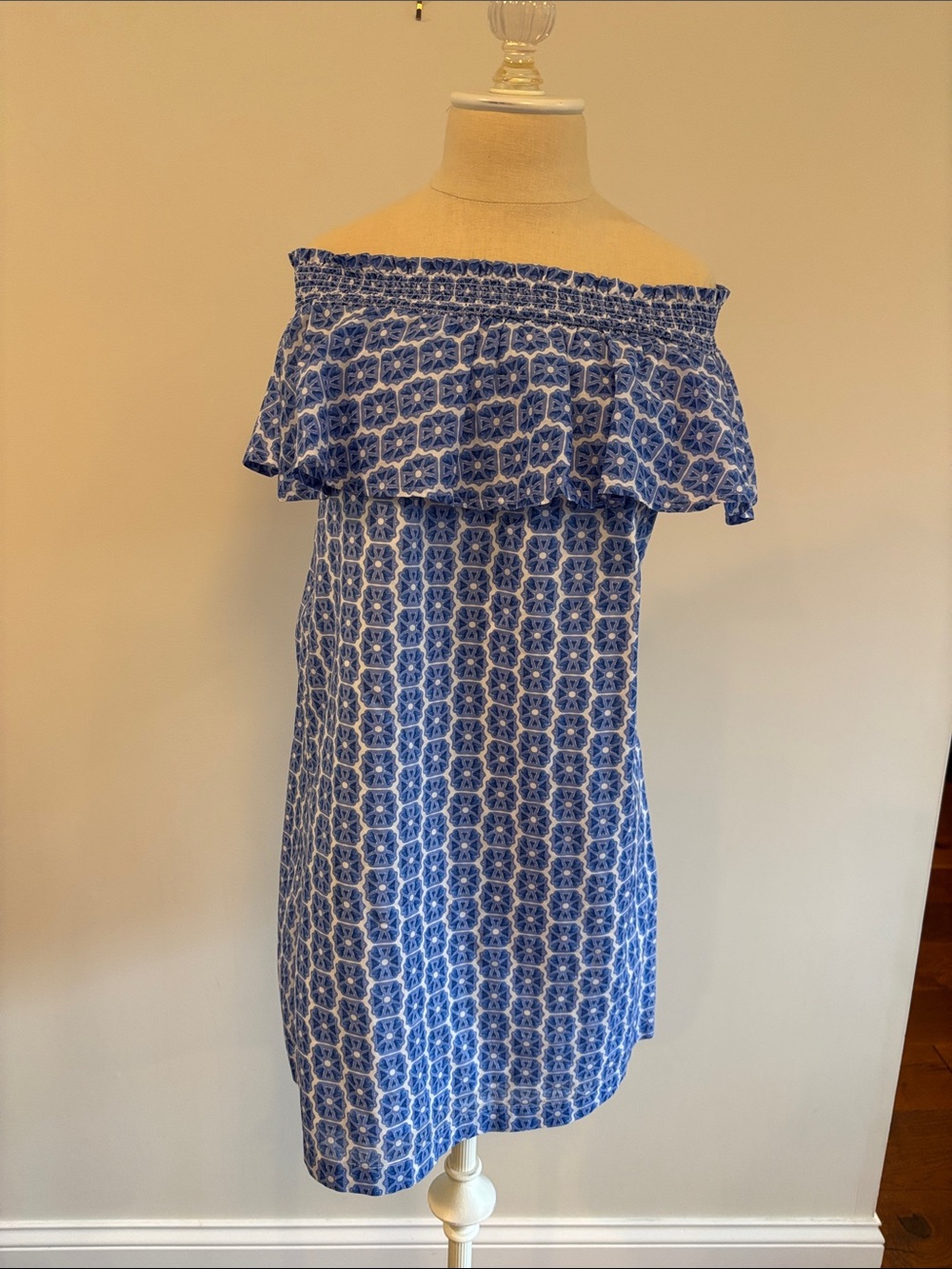 Vineyard Vines Blue Off Shoulder Ruffle Patterned Dress
